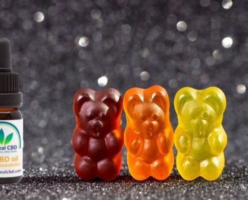 3 Gummi Bears et une gamme d'huiles CBD