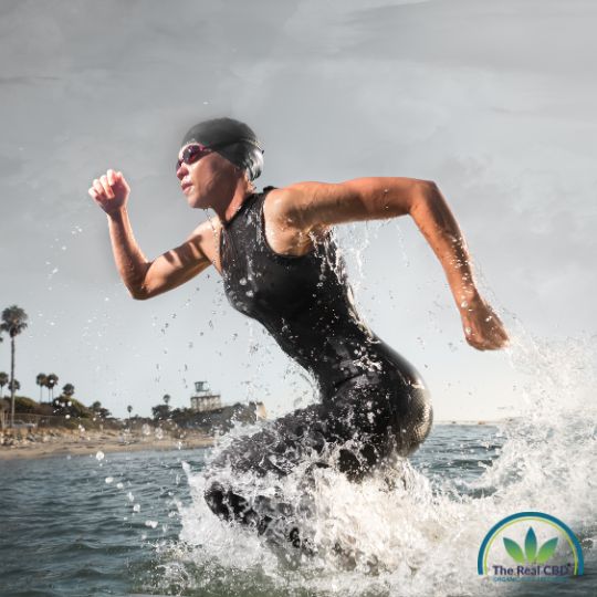 Triatleta para la disciplina de natación en aguas abiertas