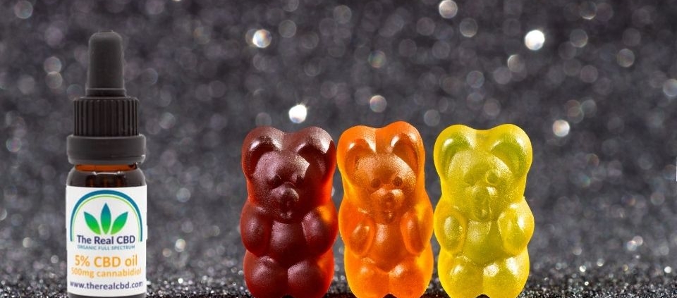 3 Gummi Bears et une gamme d'huiles CBD